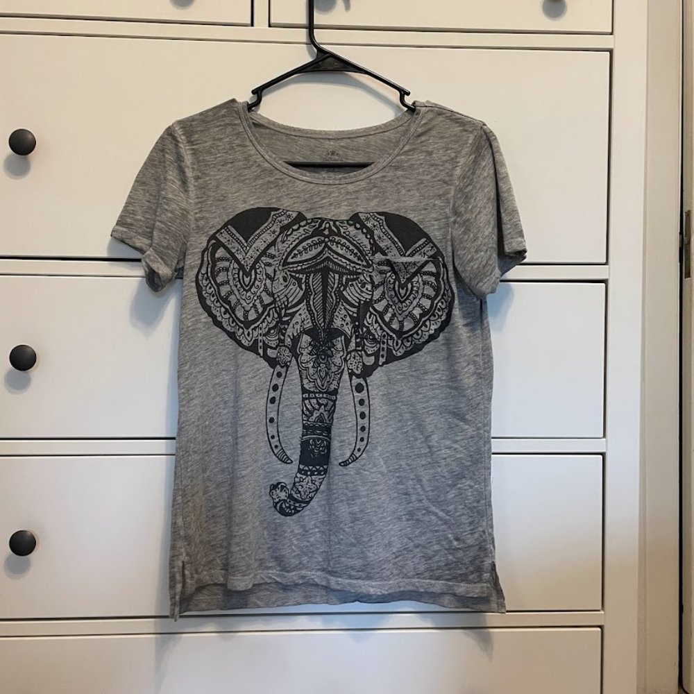 lightweight graphic tee